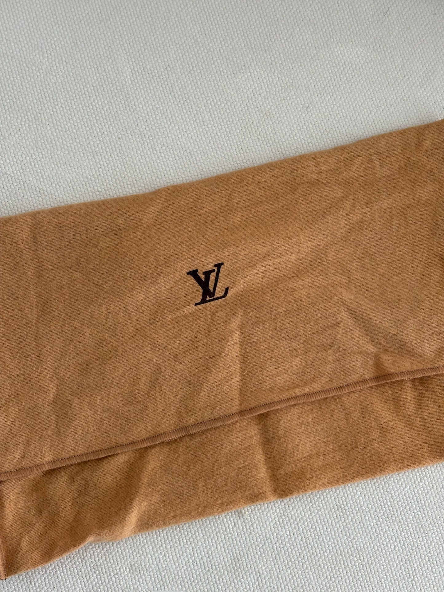 LOUIS VUITTON VERNIS LEXINGTON POCHETTE
