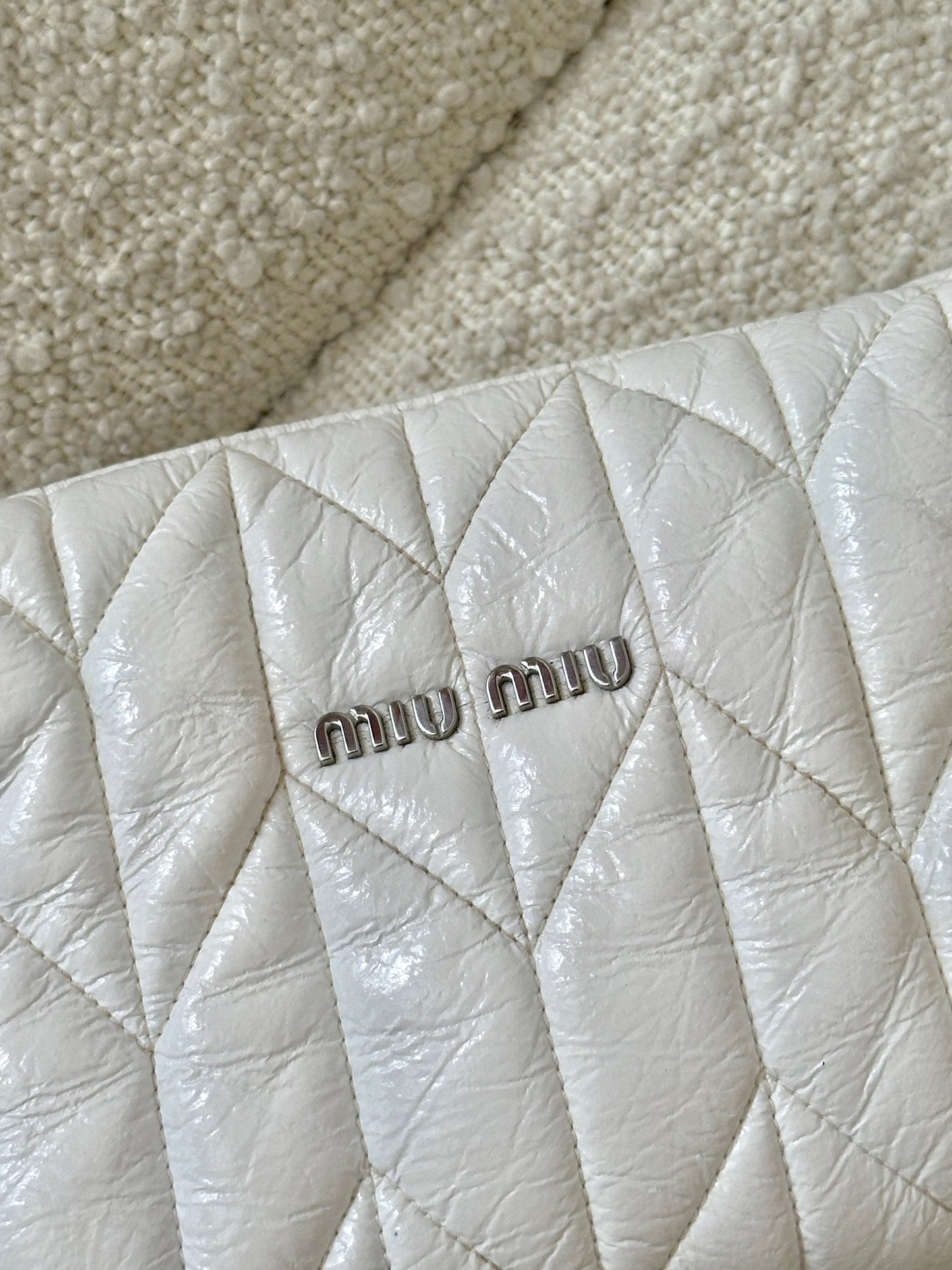 MIU MIU MATELASSÉ SPIRIT CIRE SHOULDER BAG