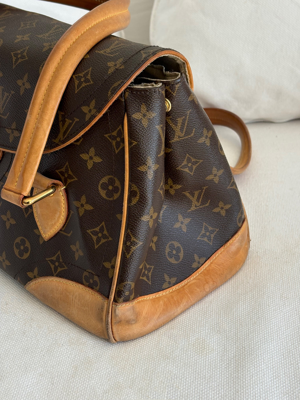 BEVERLY GM MONOGRAM SHOULDER BAG