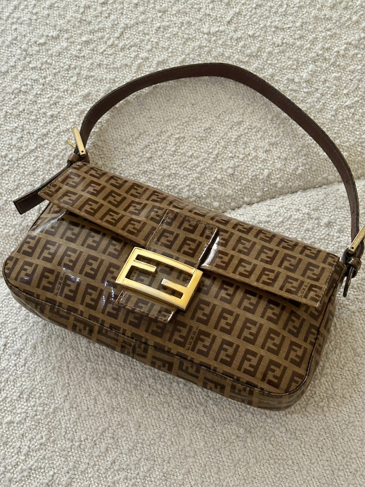FENDI ZUCCHINO PATENT BAGUETTE SHOULDER BAG