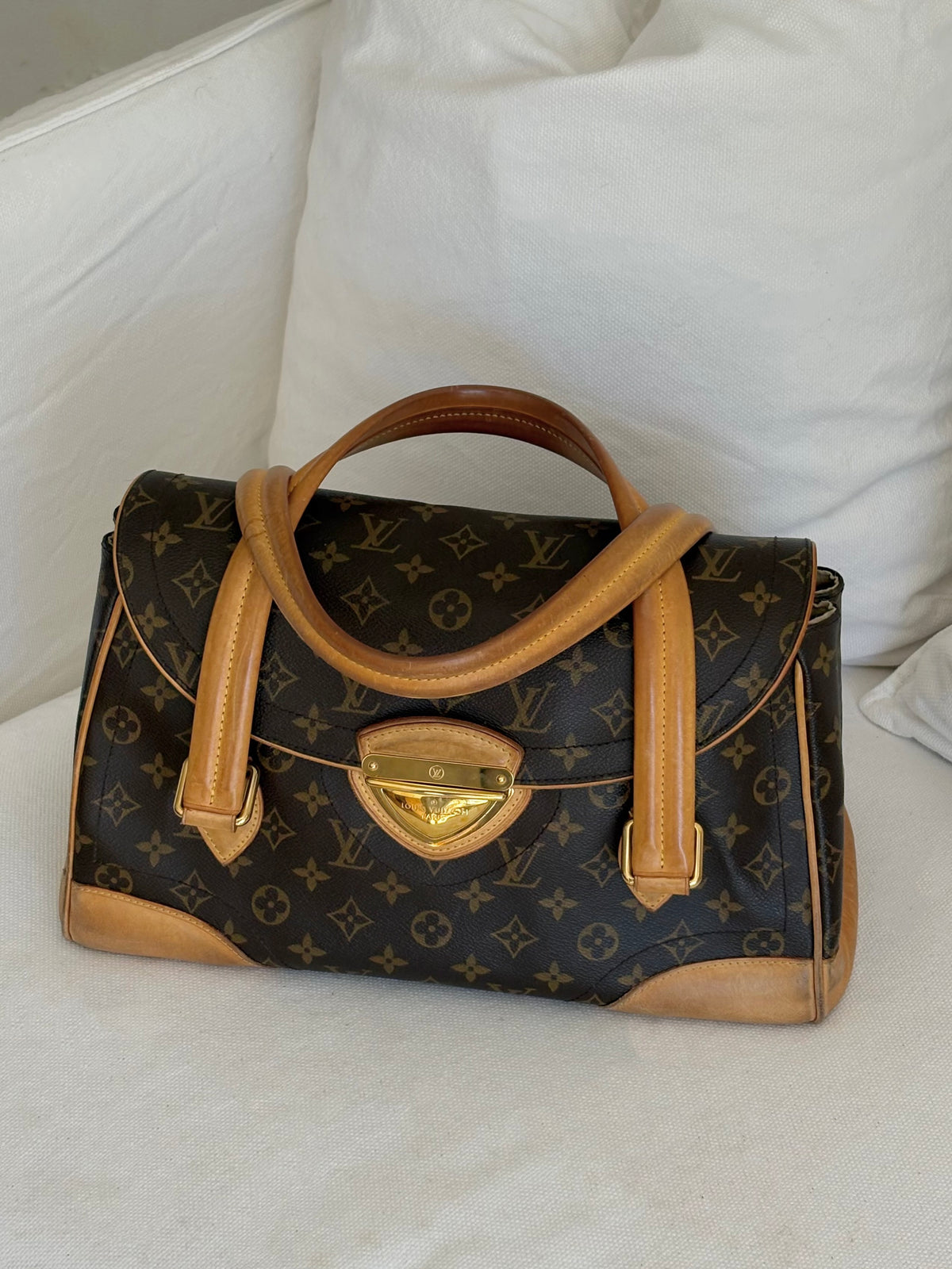 BEVERLY GM MONOGRAM SHOULDER BAG