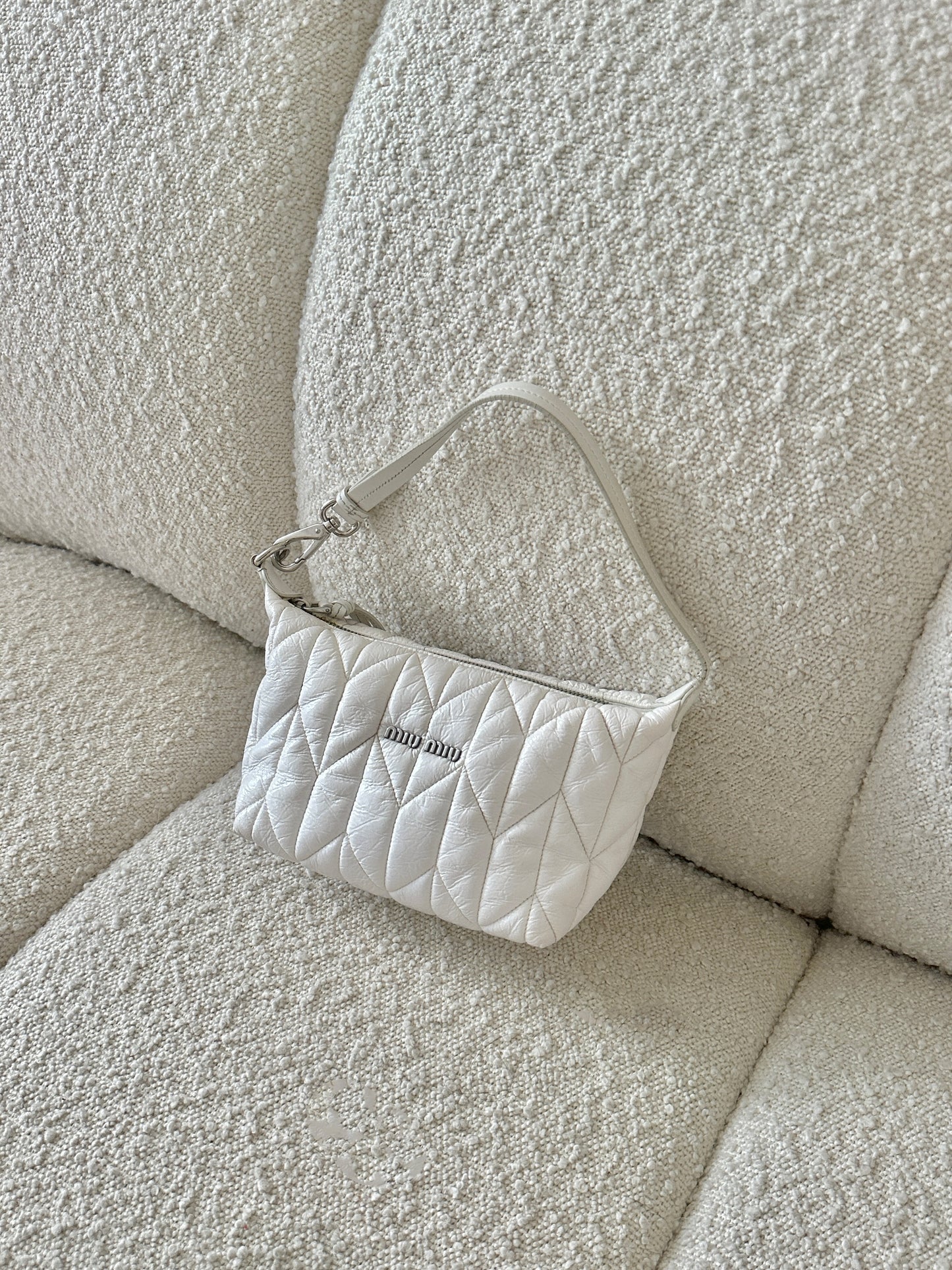 MIU MIU MATELASSÉ SPIRIT CIRE SHOULDER BAG