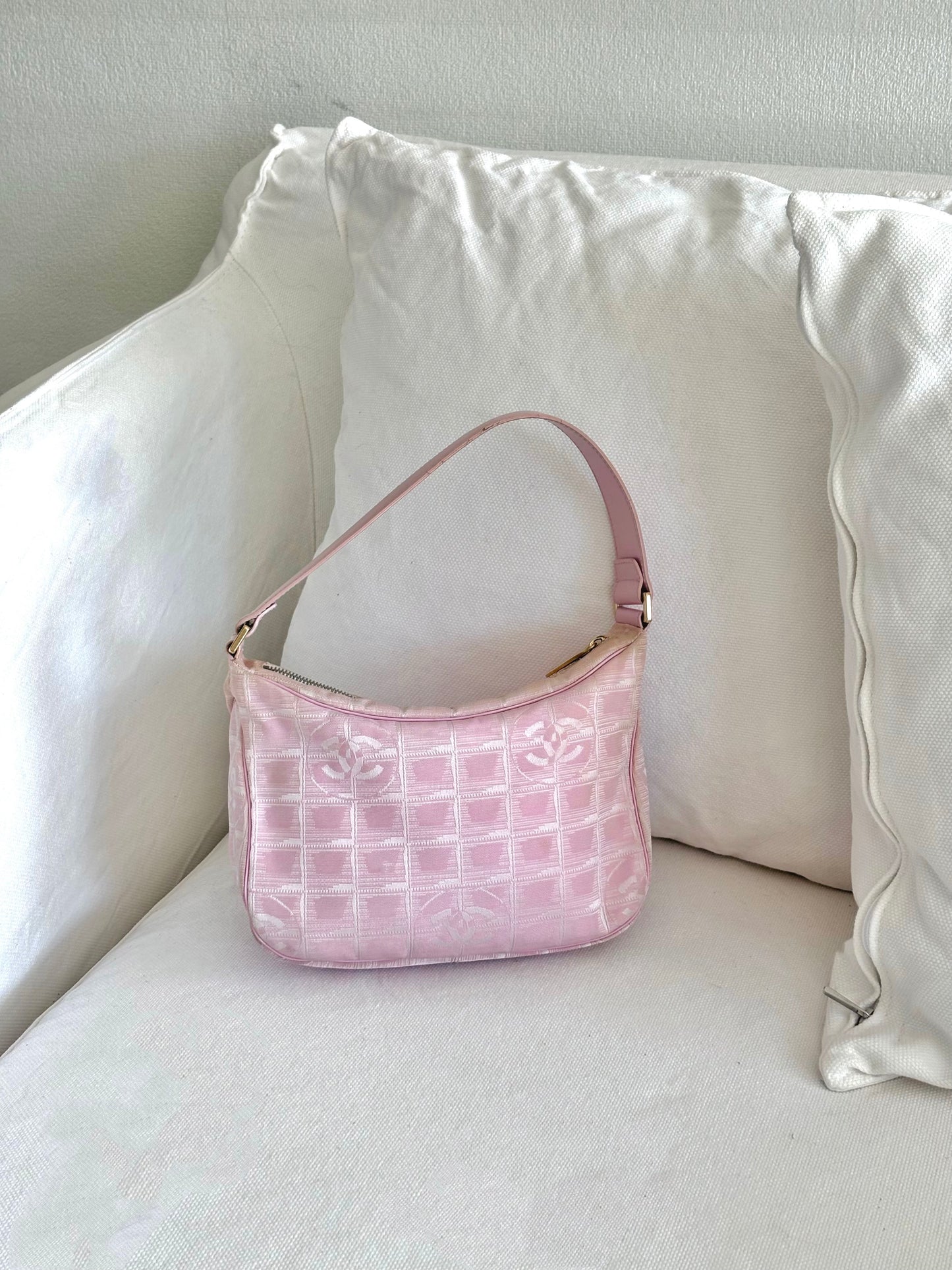 CHANEL PINK TRAVEL LINE NYLON SHOULDER BAG