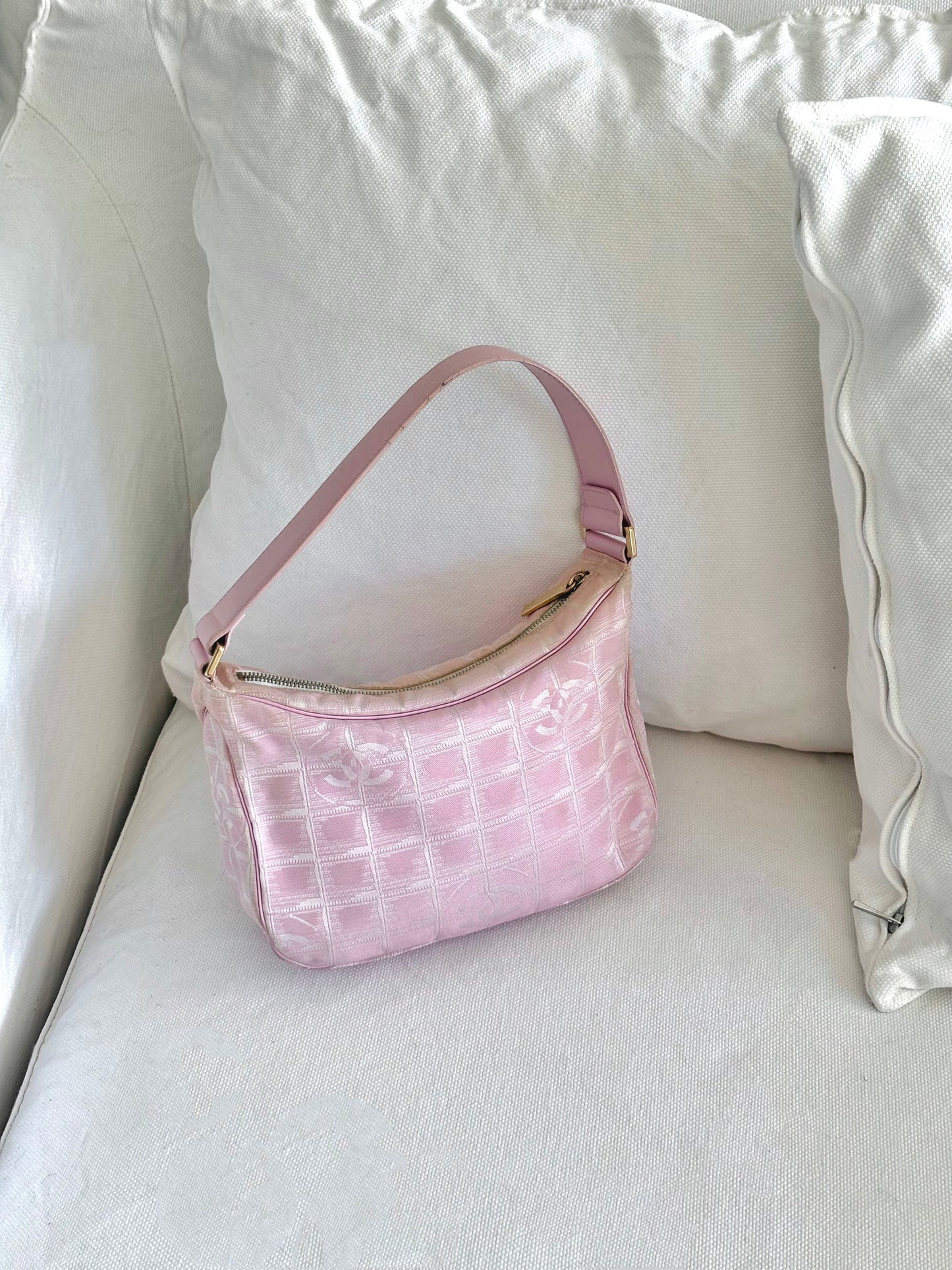 CHANEL PINK TRAVEL LINE NYLON SHOULDER BAG