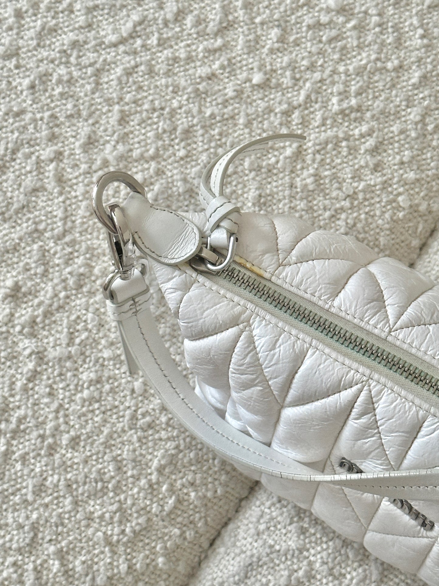 MIU MIU MATELASSÉ SPIRIT CIRE SHOULDER BAG