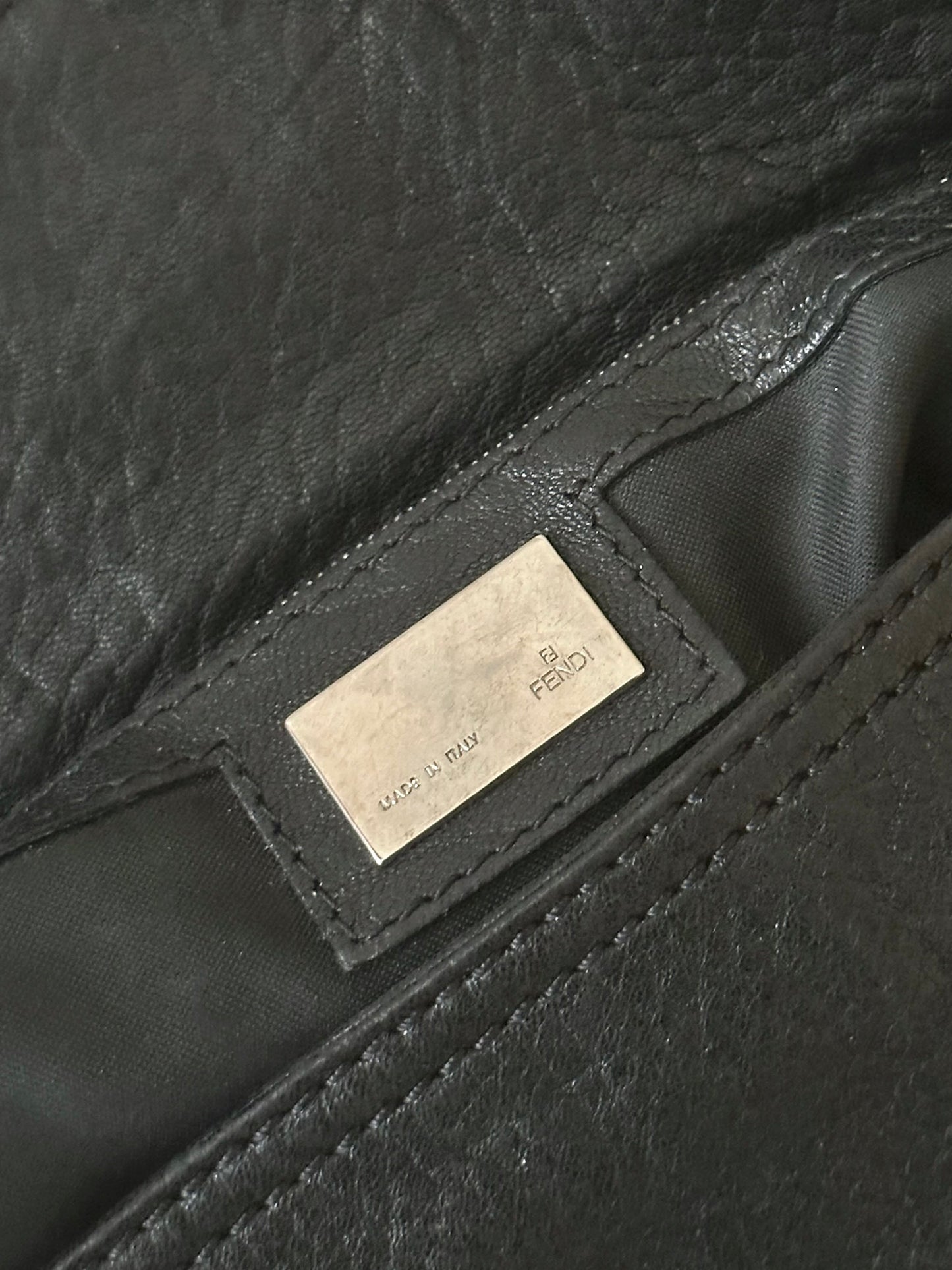 FENDI BLACK LEATHER BAGUETTE SHOULDER BAG