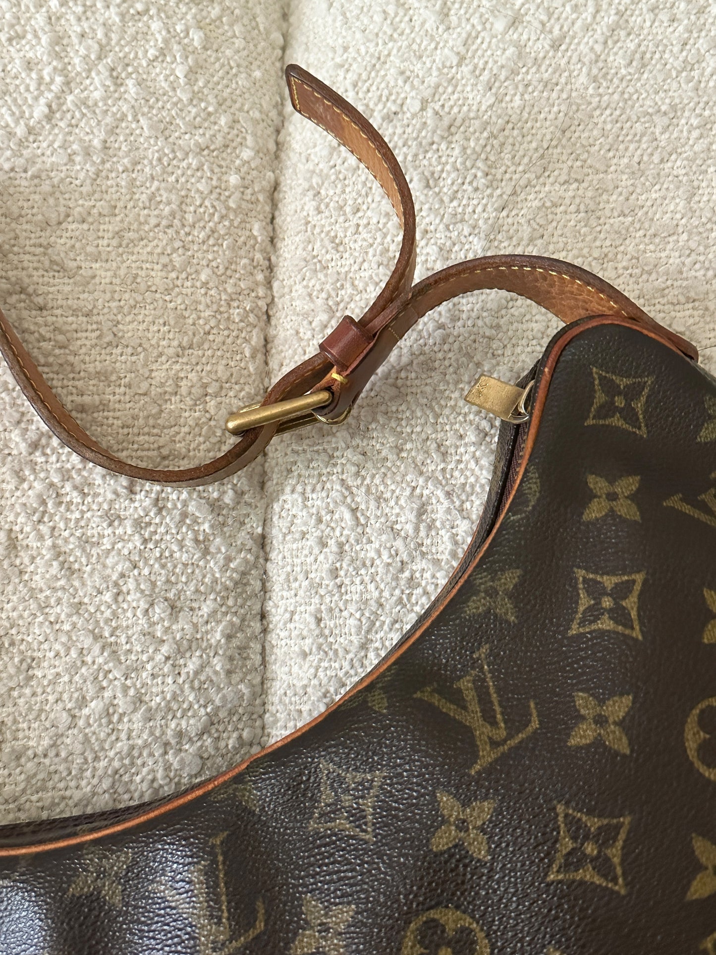 LOUIS VUITTON MONOGRAM CROISSANT MM SHOULDER BAG
