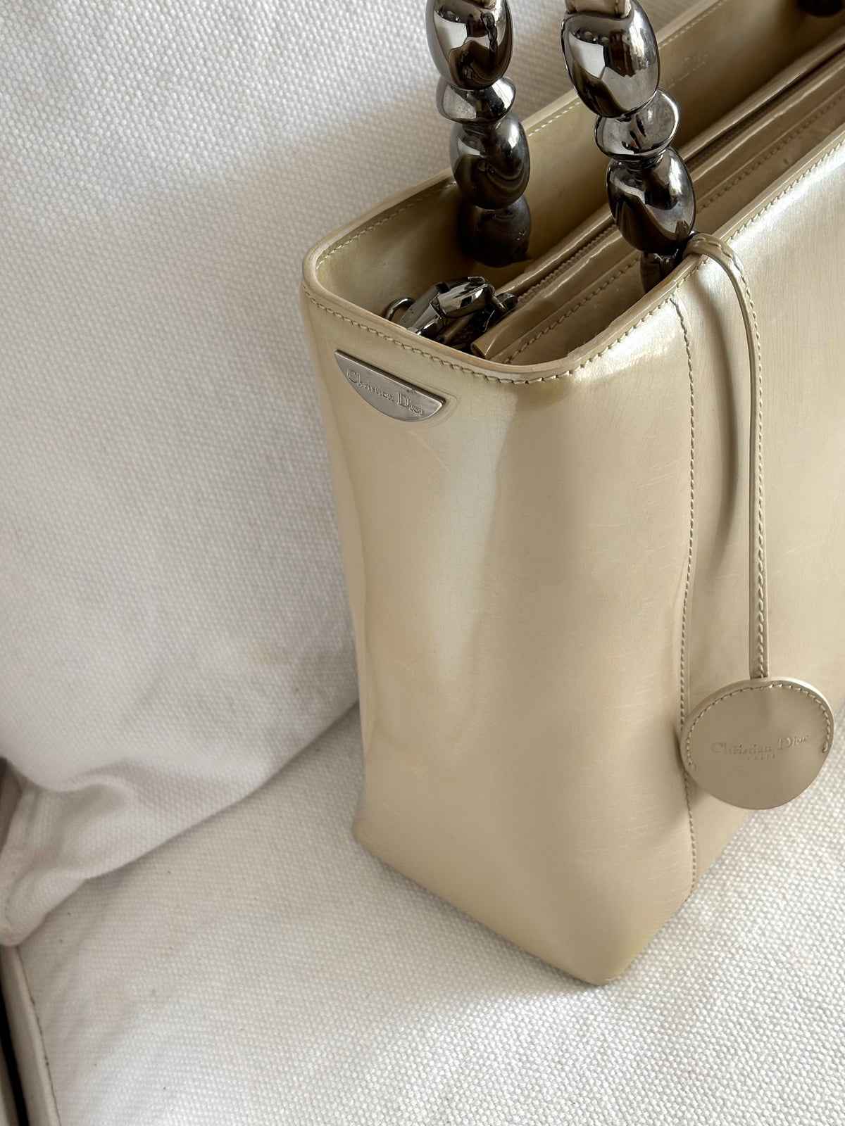 MALICE PEARL PATENT LEATHER BAG