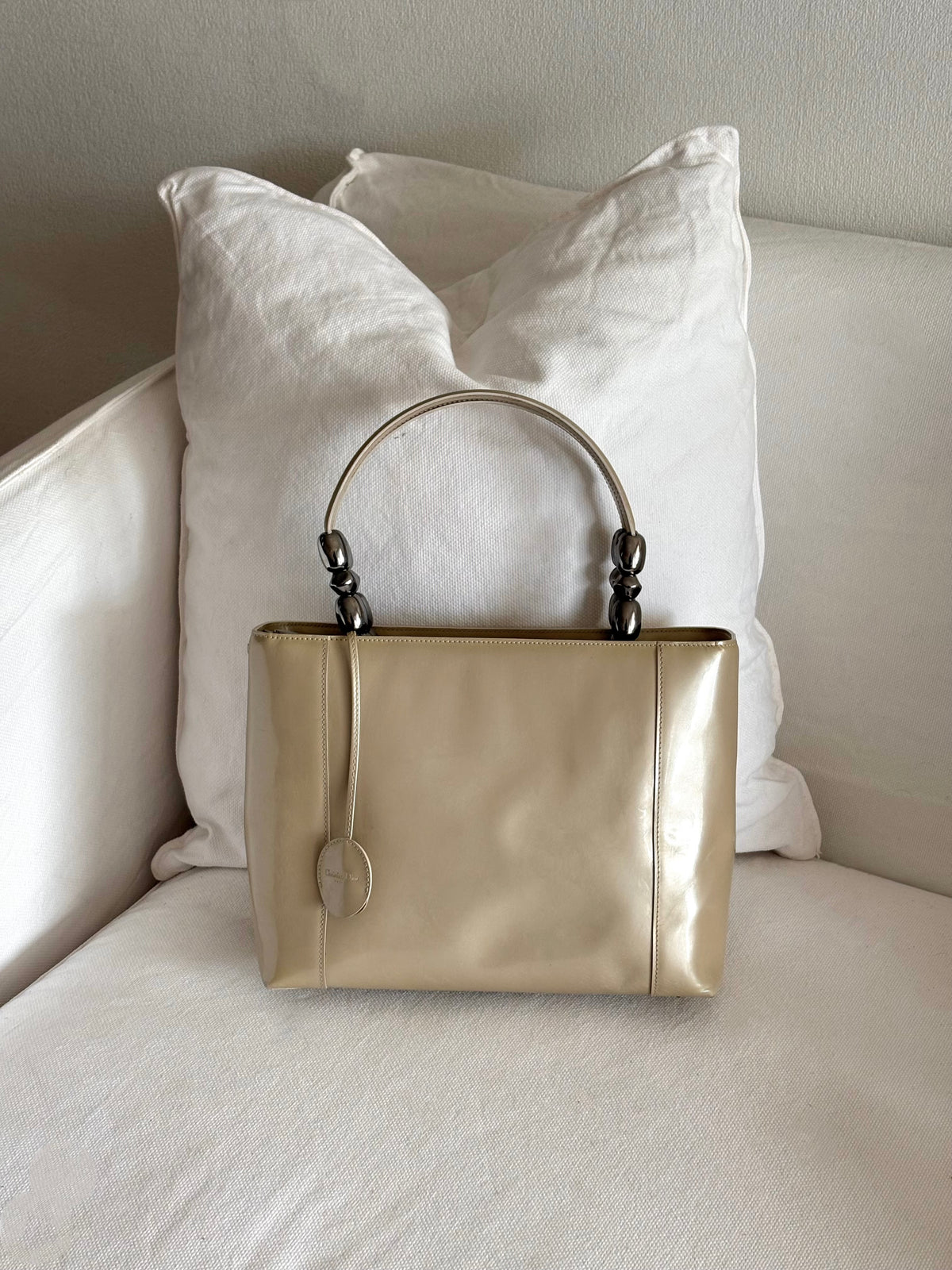 MALICE PEARL PATENT LEATHER BAG