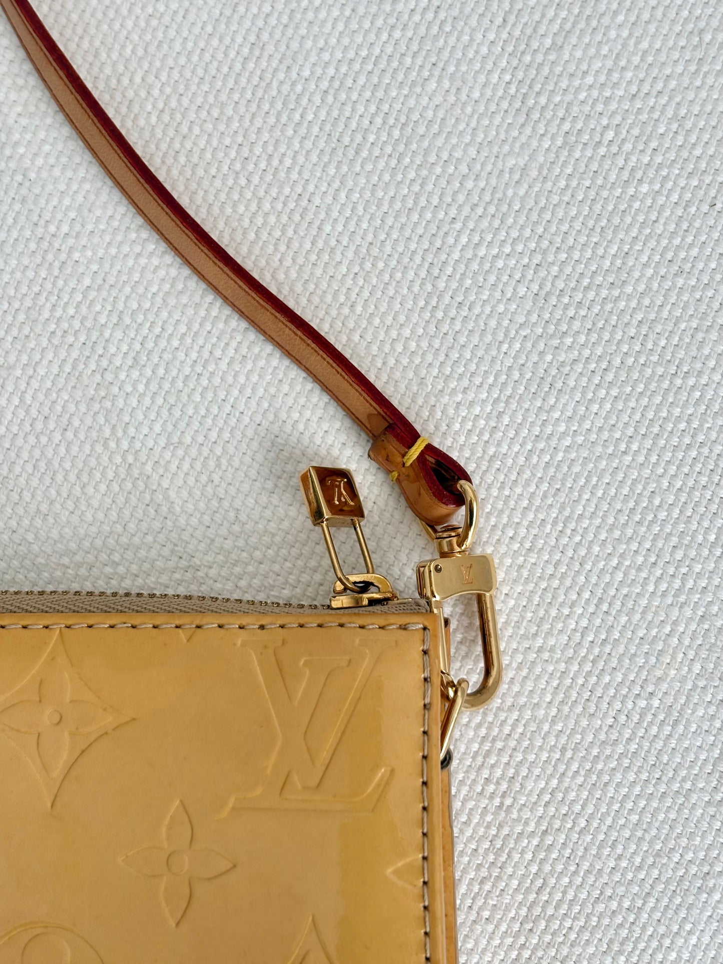 LOUIS VUITTON VERNIS LEXINGTON POCHETTE