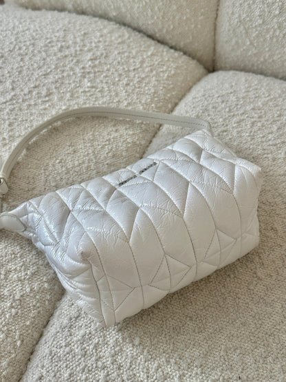 MIU MIU MATELASSÉ SPIRIT CIRE SHOULDER BAG