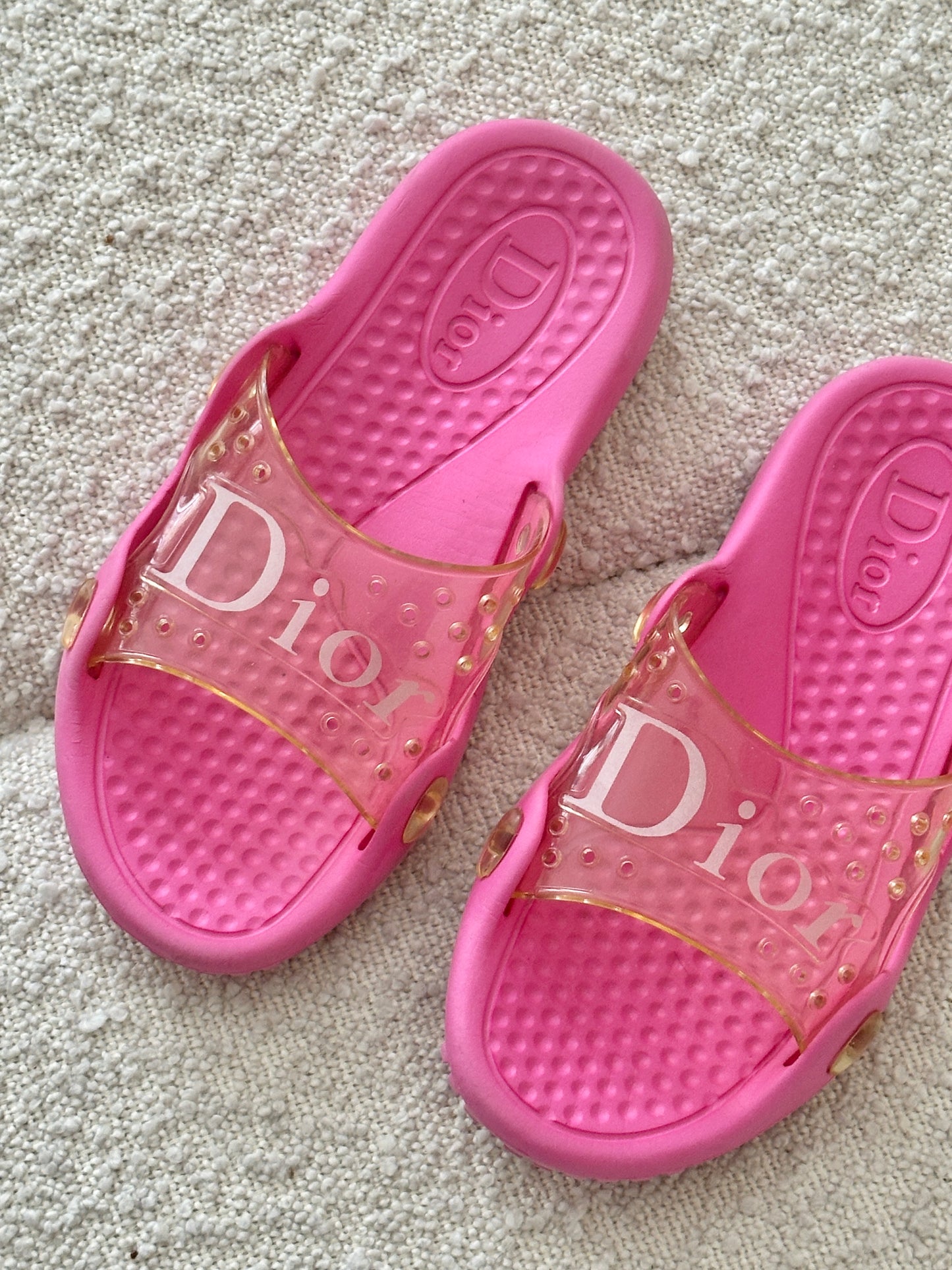 DIOR PINK LOGO RUBBER POOL SLIDES