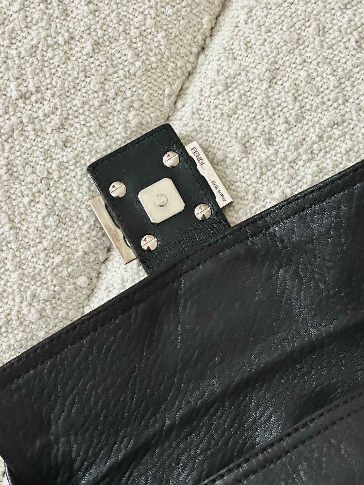 FENDI BLACK LEATHER BAGUETTE SHOULDER BAG