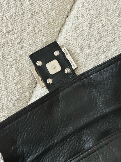 FENDI BLACK LEATHER BAGUETTE SHOULDER BAG