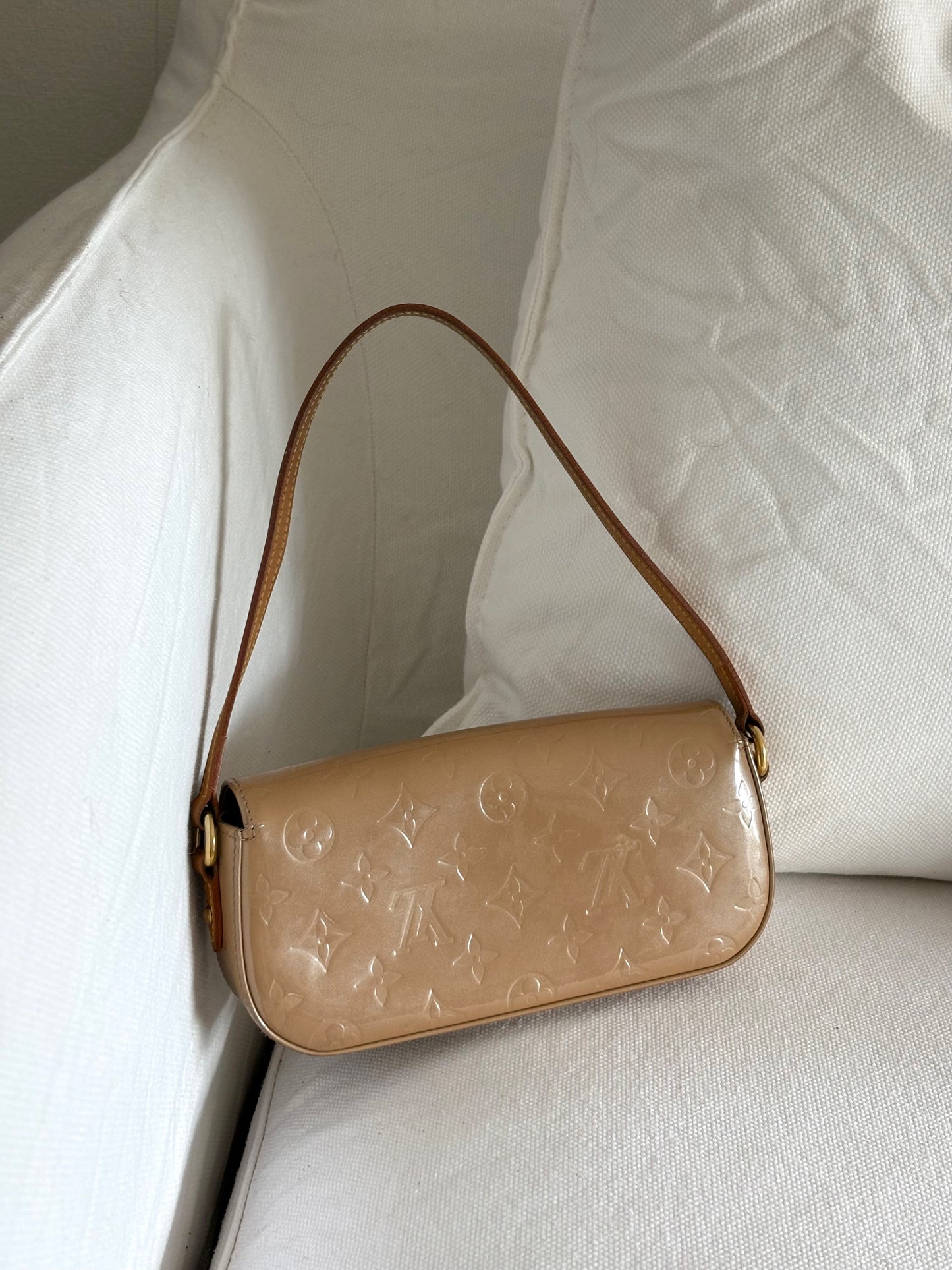 LOUIS VUITTON MONOGRAM VERNIS MALIBU SHOULDER BAG