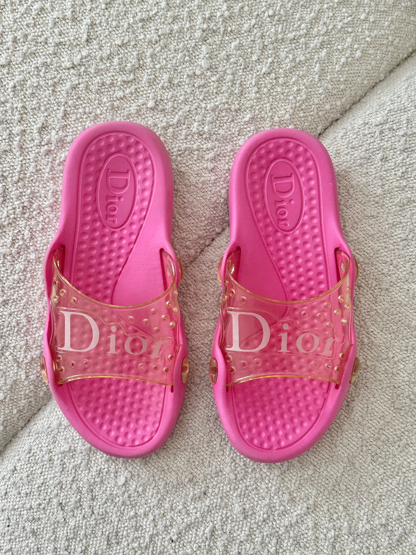 DIOR PINK LOGO RUBBER POOL SLIDES