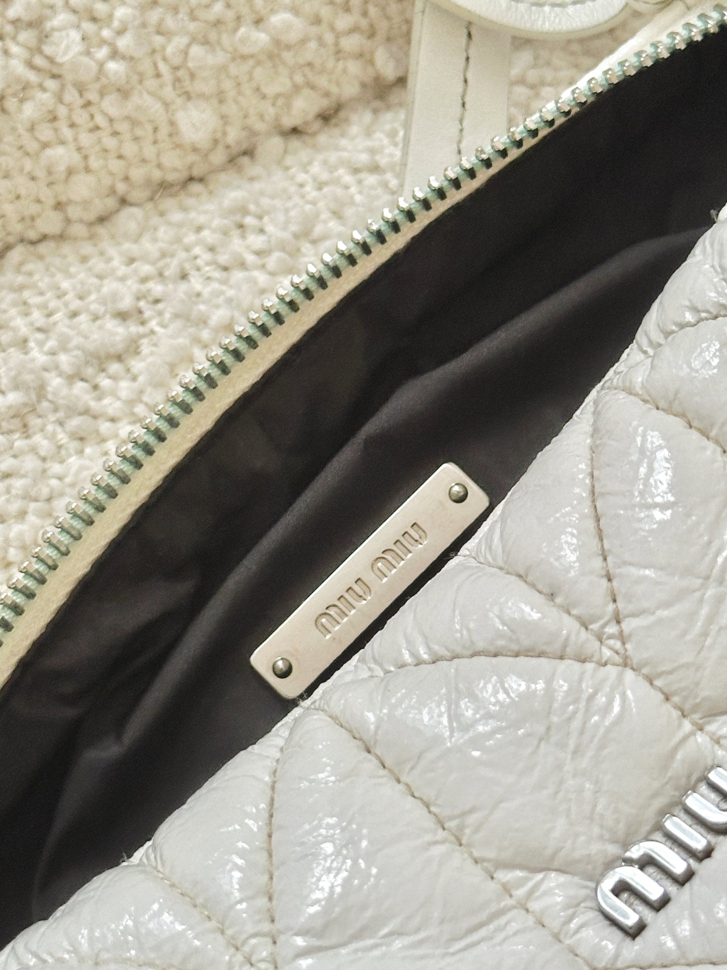 MIU MIU MATELASSÉ SPIRIT CIRE SHOULDER BAG