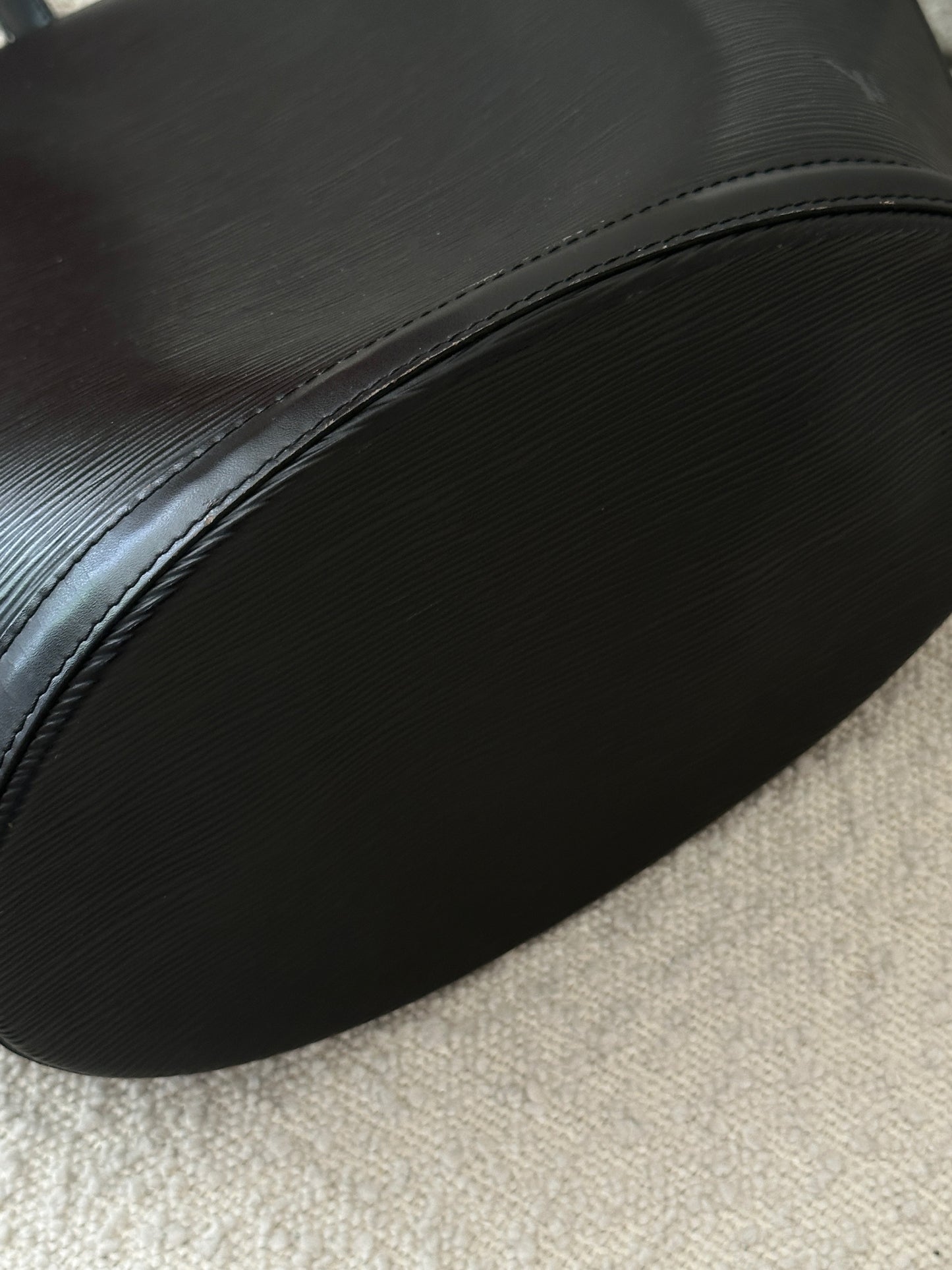 LOUIS VUITTON EPI SAINT JACQUES GM TOTE BAG
