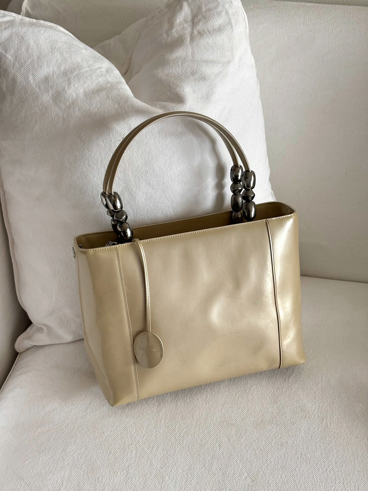 MALICE PEARL PATENT LEATHER BAG