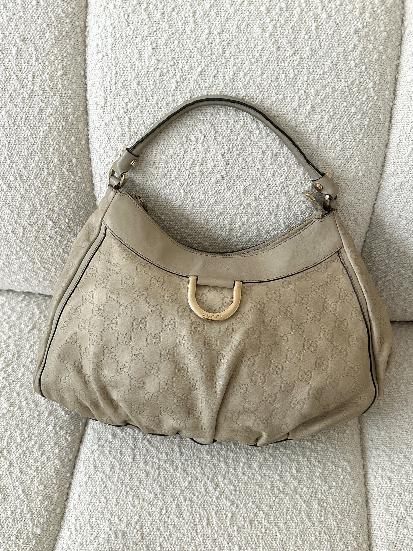 GUCCI BEIGE GUCCISSIMA ABBEY D RING BAG