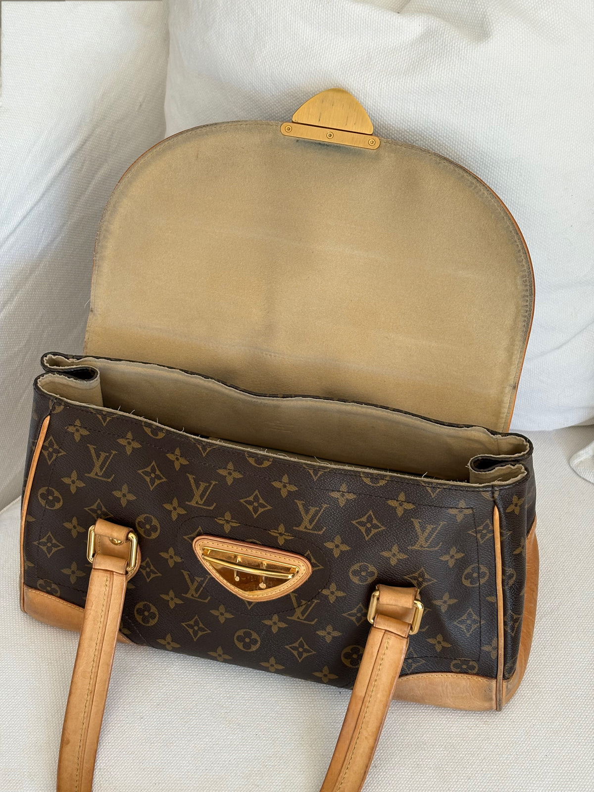 BEVERLY GM MONOGRAM SHOULDER BAG