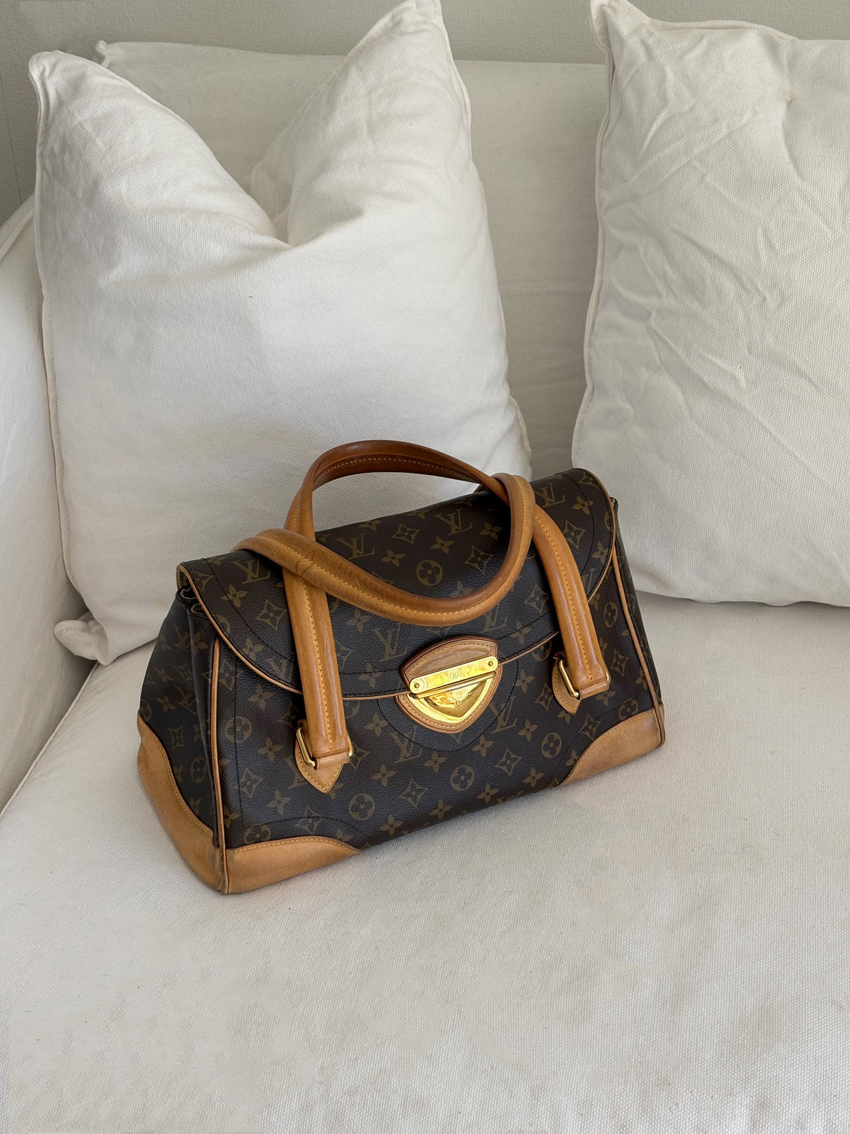 BEVERLY GM MONOGRAM SHOULDER BAG