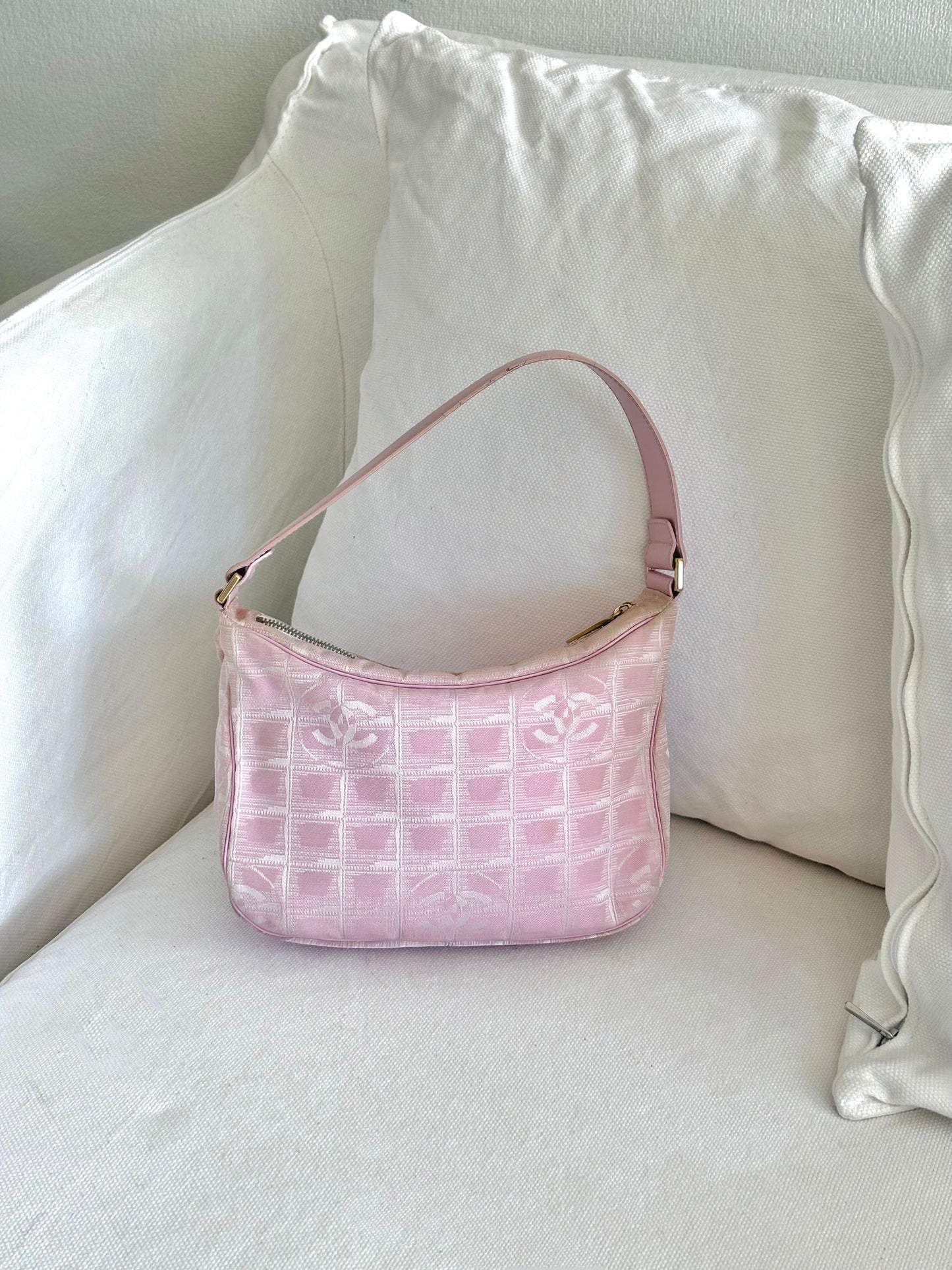 CHANEL PINK TRAVEL LINE NYLON SHOULDER BAG