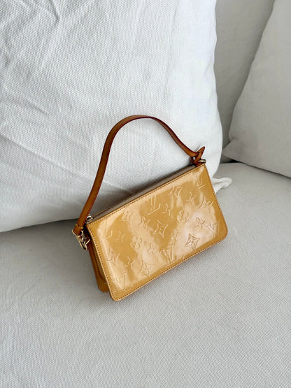 LOUIS VUITTON VERNIS LEXINGTON POCHETTE