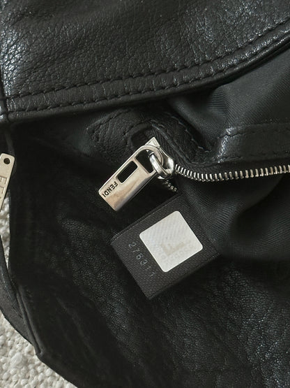 FENDI BLACK LEATHER BAGUETTE SHOULDER BAG
