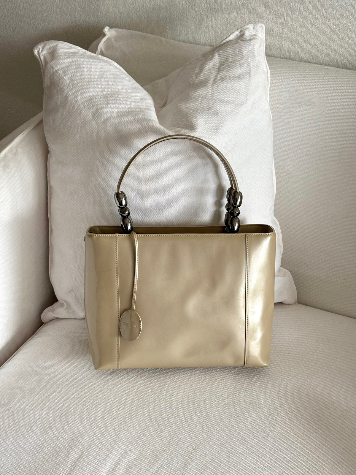 MALICE PEARL PATENT LEATHER BAG