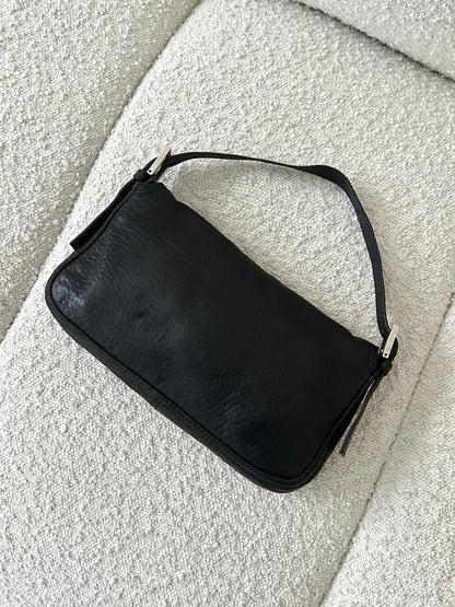 FENDI BLACK LEATHER BAGUETTE SHOULDER BAG