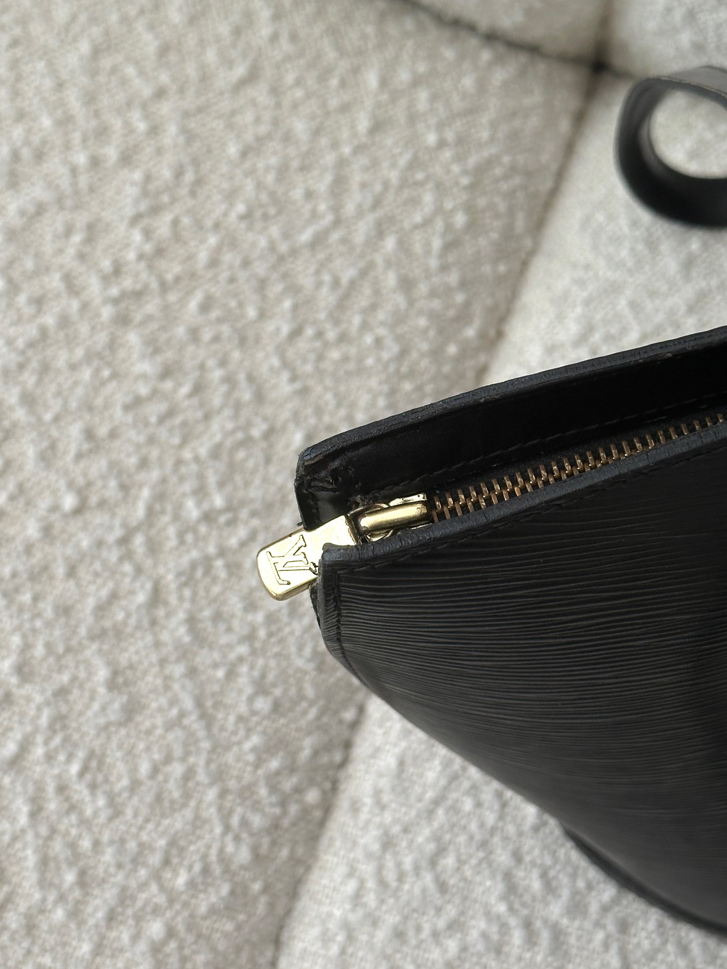 LOUIS VUITTON EPI SAINT JACQUES GM TOTE BAG