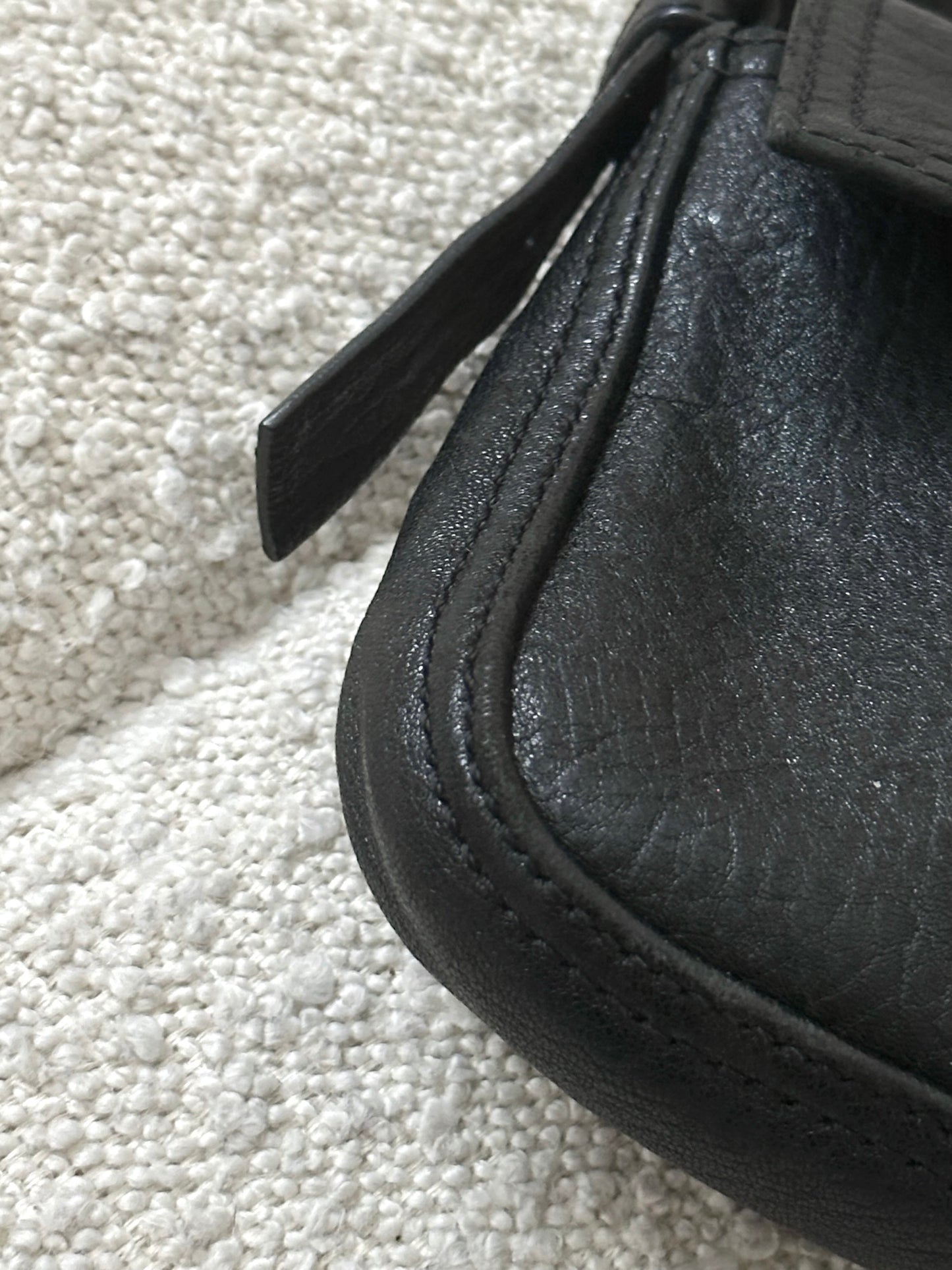 FENDI BLACK LEATHER BAGUETTE SHOULDER BAG