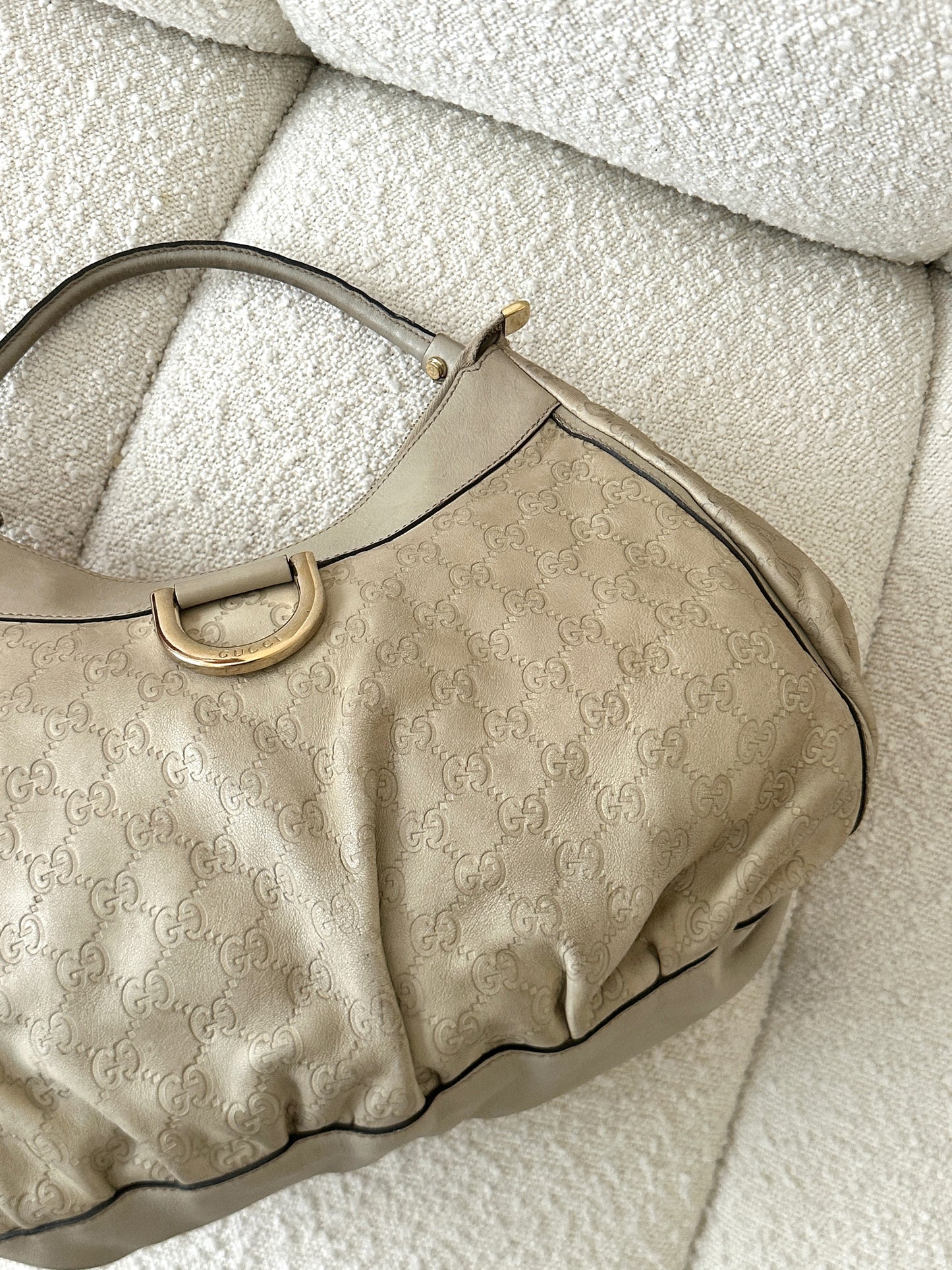 GUCCI BEIGE GUCCISSIMA ABBEY D RING BAG