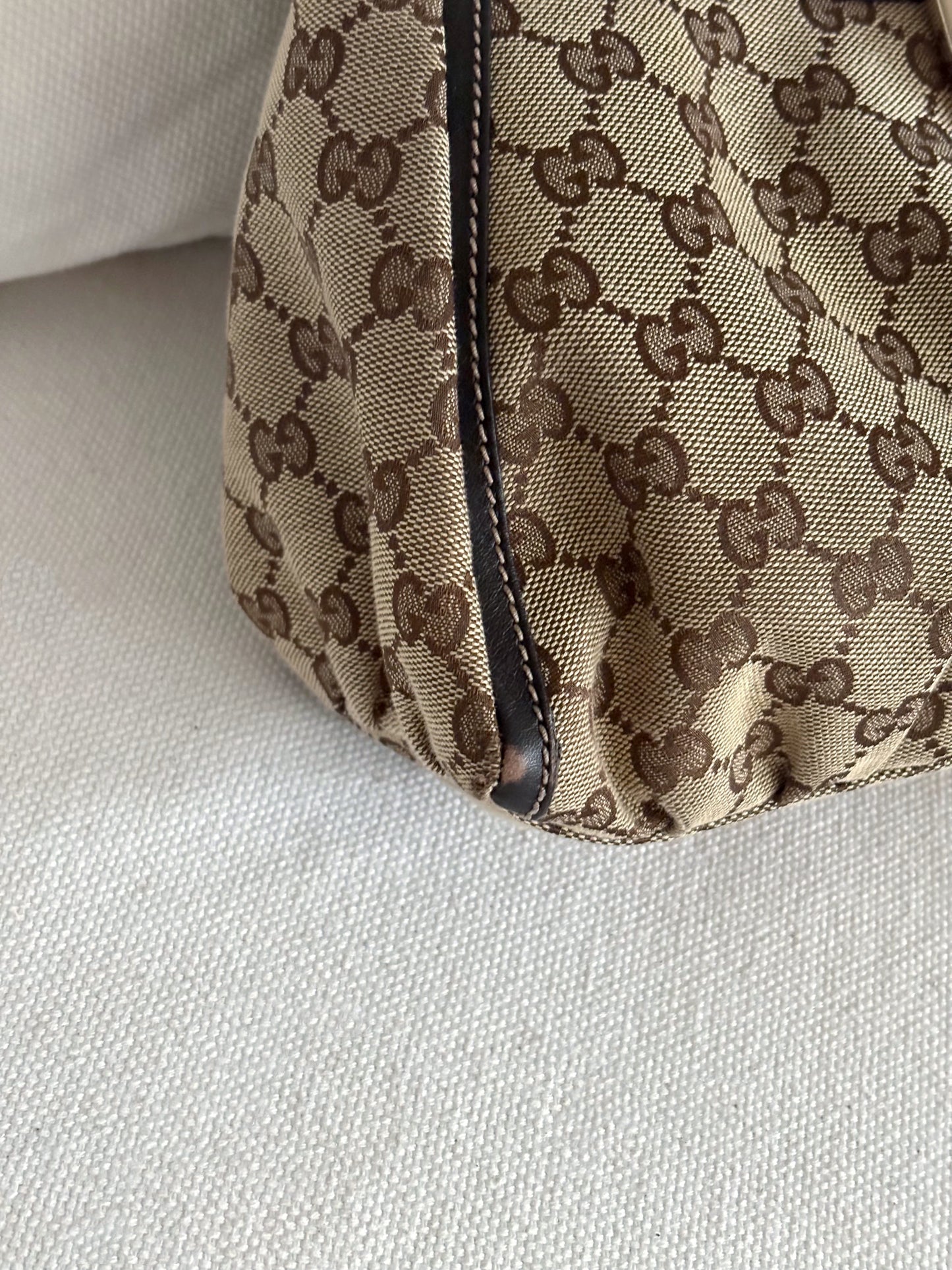 GUCCI GUCCISSIMA ABBEY D RING BAG