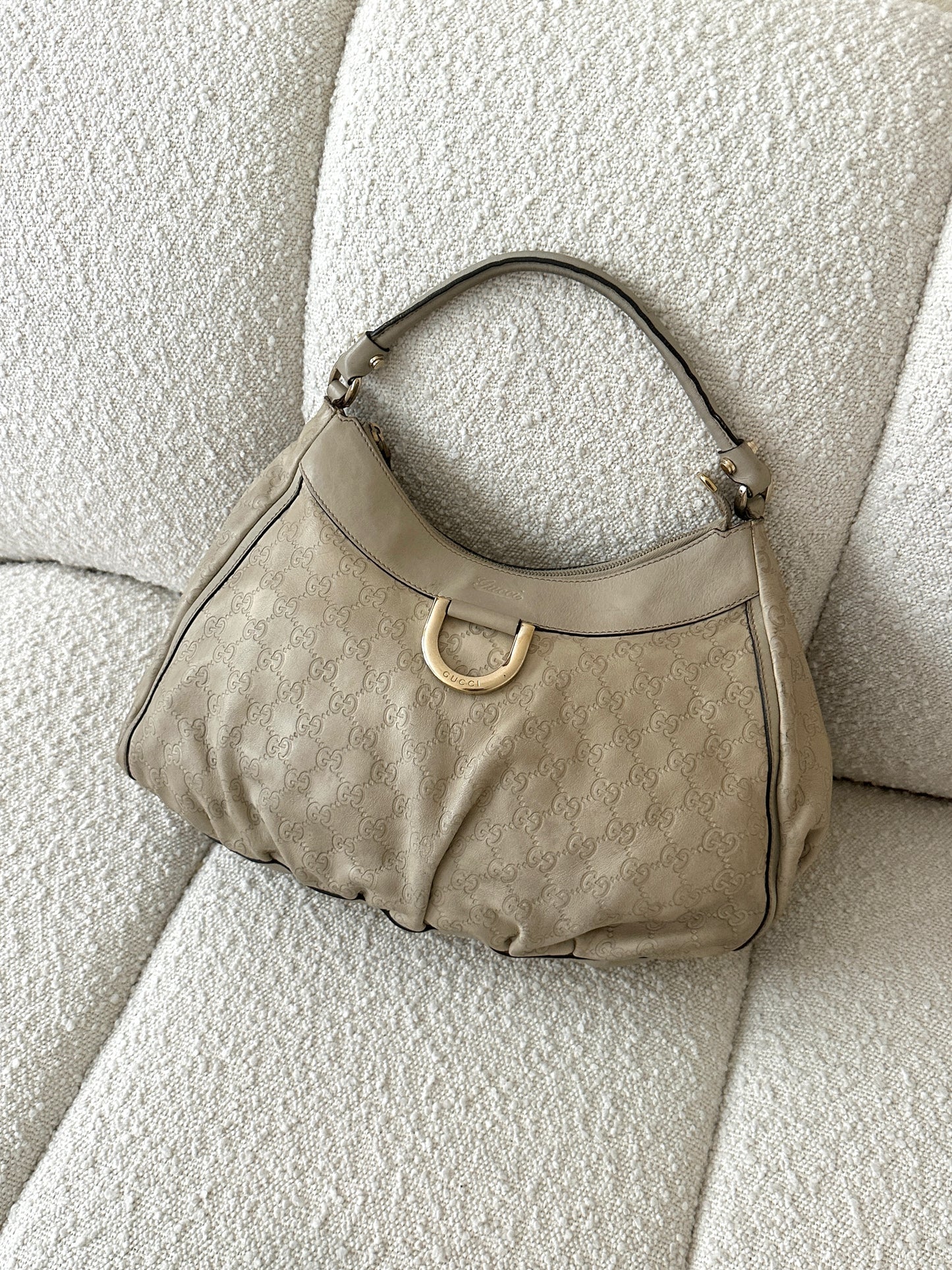 GUCCI BEIGE GUCCISSIMA ABBEY D RING BAG