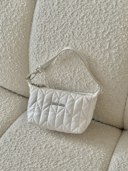 MIU MIU MATELASSÉ SPIRIT CIRE SHOULDER BAG
