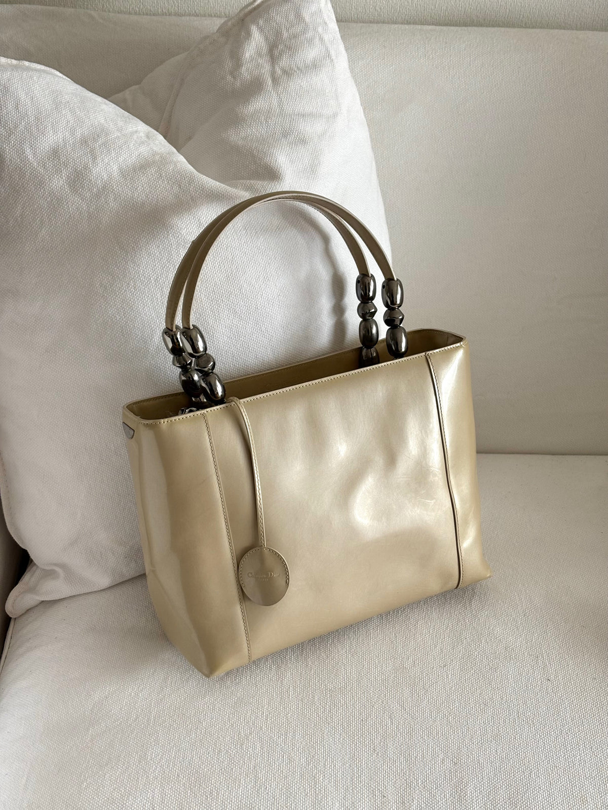 MALICE PEARL PATENT LEATHER BAG