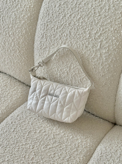 MIU MIU MATELASSÉ SPIRIT CIRE SHOULDER BAG