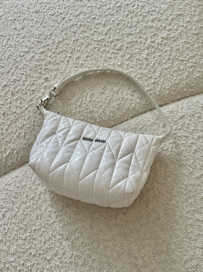 MIU MIU MATELASSÉ SPIRIT CIRE SHOULDER BAG