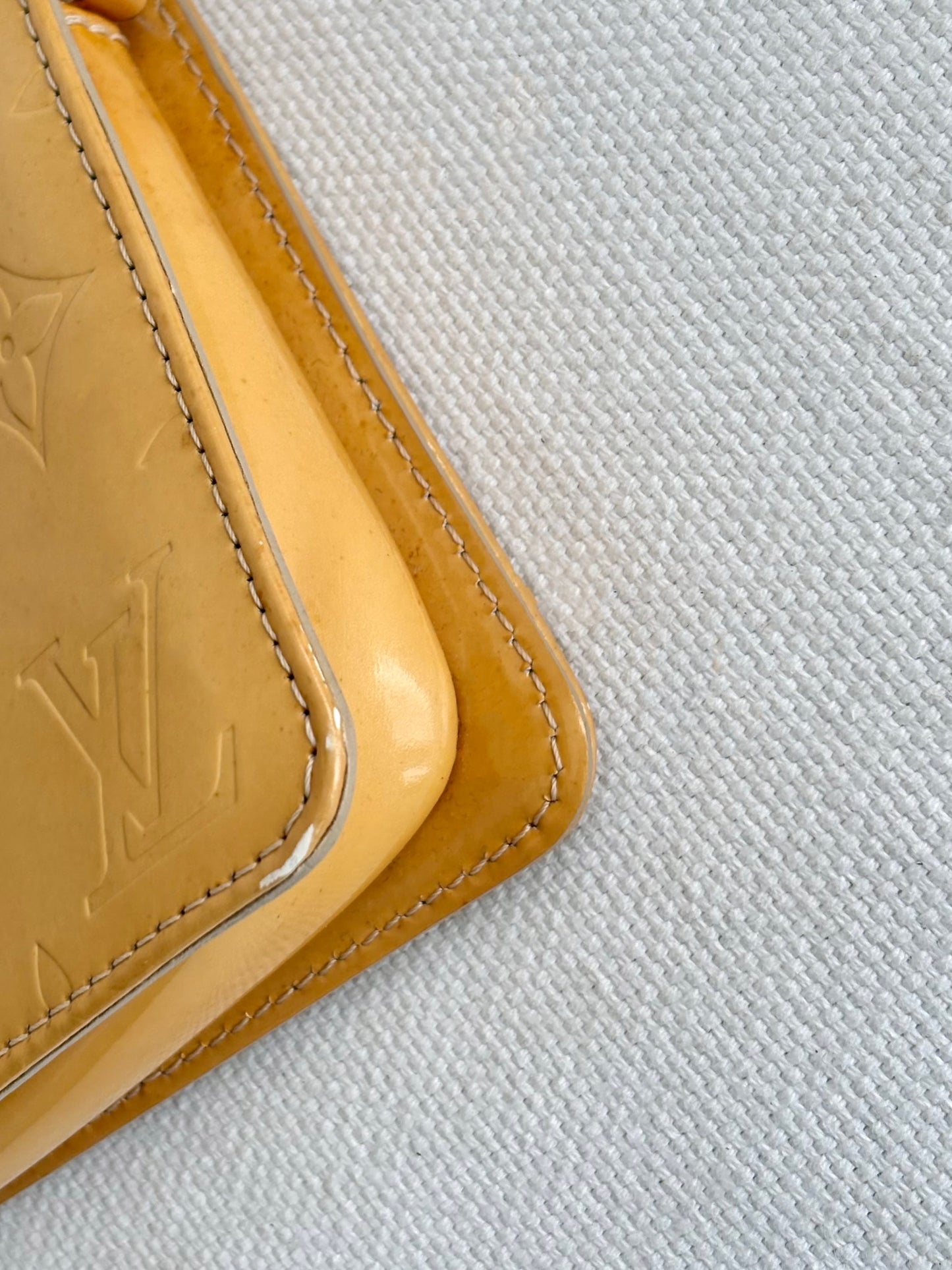 LOUIS VUITTON VERNIS LEXINGTON POCHETTE