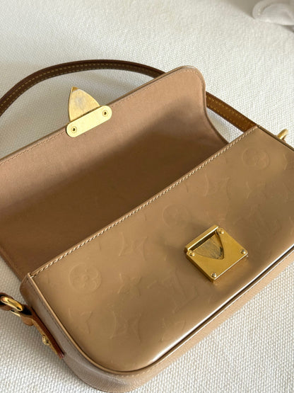 LOUIS VUITTON MONOGRAM VERNIS MALIBU SHOULDER BAG