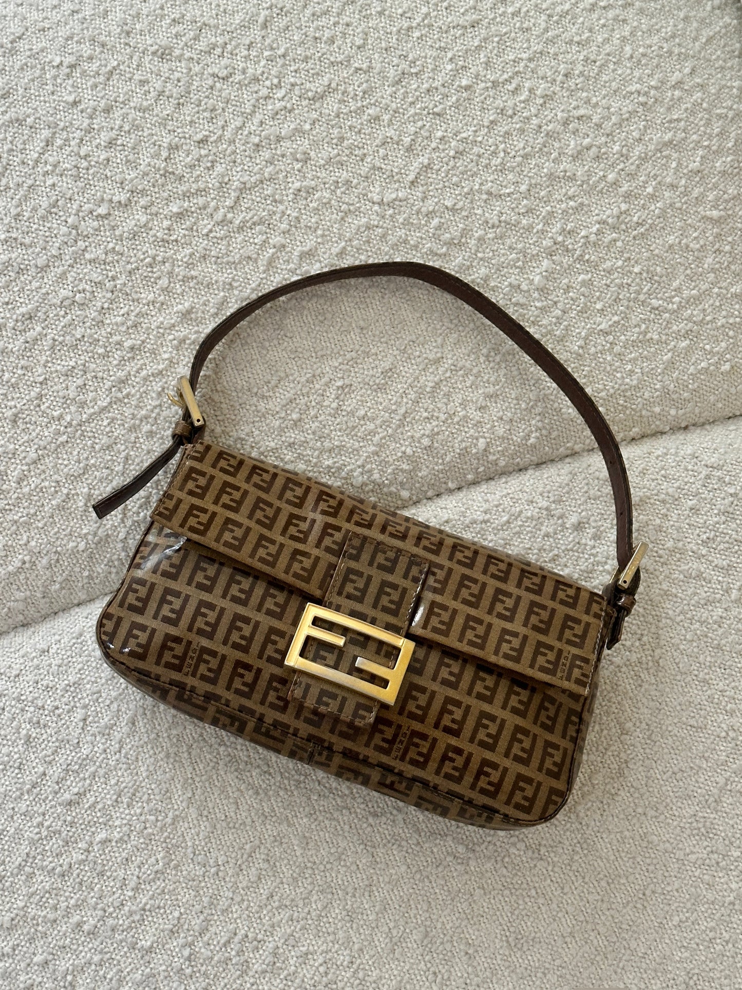 FENDI ZUCCHINO PATENT BAGUETTE SHOULDER BAG
