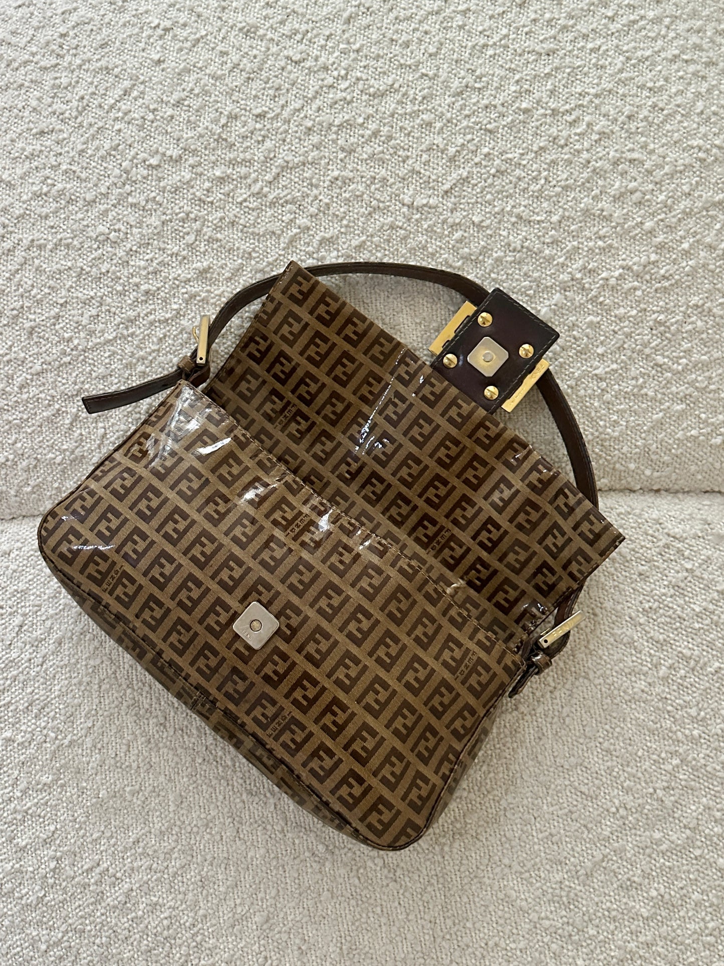 FENDI ZUCCHINO PATENT BAGUETTE SHOULDER BAG
