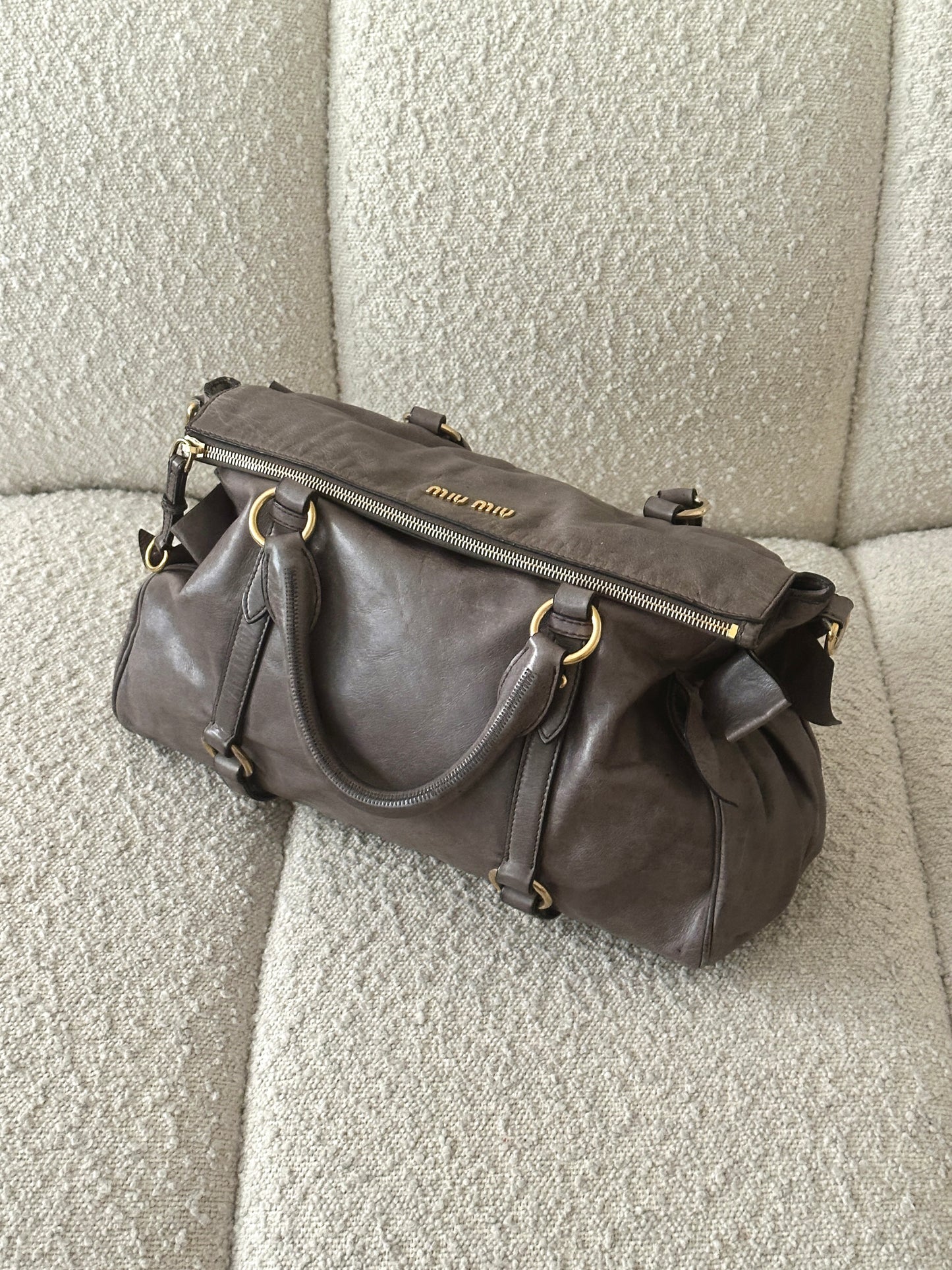 MIU MIU VITELLO BOW LEATHER TOTE BAG